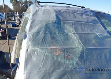 2006 Chrysler Town & Country from USA, damaged, VIN 1A4GP45RX6B540777